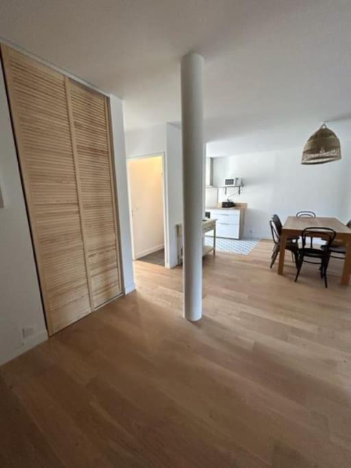 Superbe Appartement Bord De Mer Сен-Мандрие-сюр-Мер Экстерьер фото