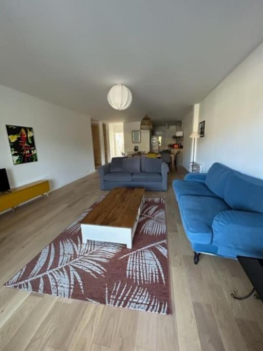 Superbe Appartement Bord De Mer Сен-Мандрие-сюр-Мер Экстерьер фото