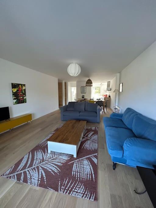 Superbe Appartement Bord De Mer Сен-Мандрие-сюр-Мер Экстерьер фото
