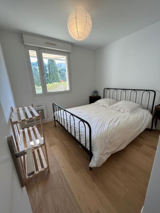 Superbe Appartement Bord De Mer Сен-Мандрие-сюр-Мер Экстерьер фото