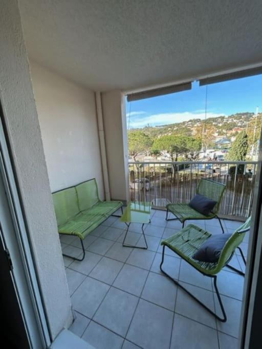 Superbe Appartement Bord De Mer Сен-Мандрие-сюр-Мер Экстерьер фото