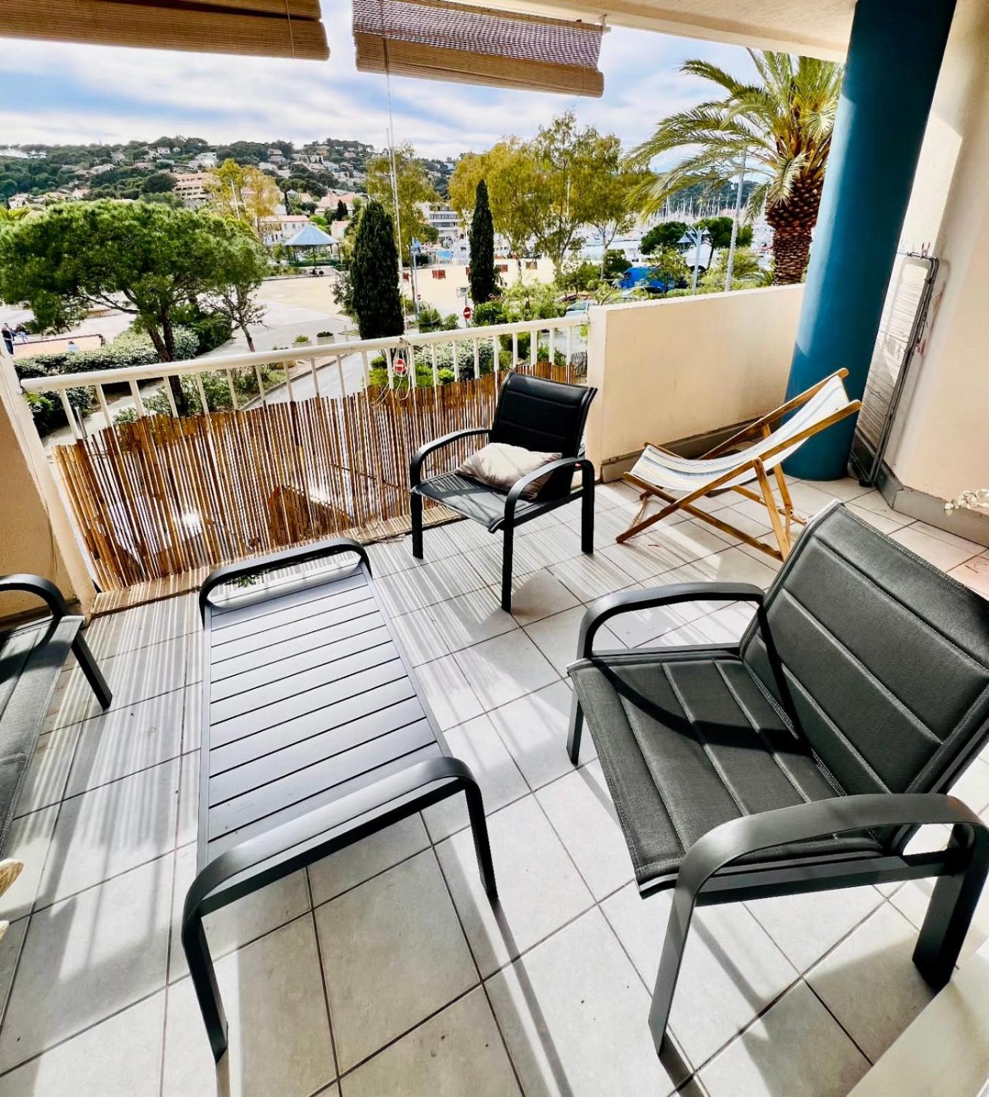 Superbe Appartement Bord De Mer Сен-Мандрие-сюр-Мер Экстерьер фото